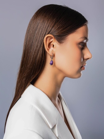 Купить оптом серьги из серебра с фианитами и чароитами 2340465052л от Krasnoe