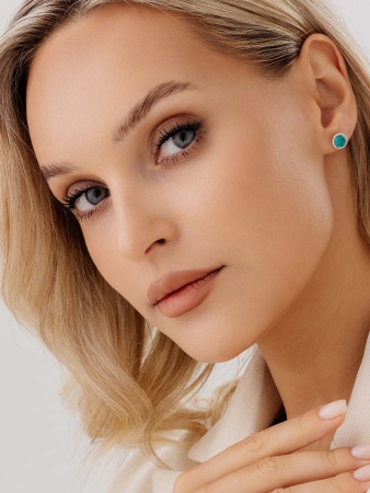 Купить оптом пусеты из серебра с турмалин синт.ами и фианитами 2340081972л-1-78 от Krasnoe