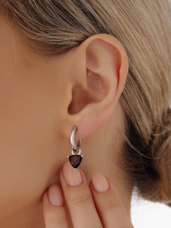 Купить оптом серьги из серебра с гранатами 2340155535 от Krasnoe