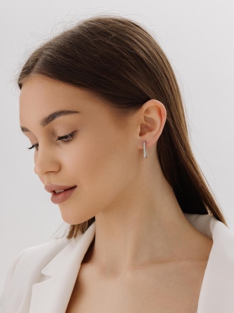 Купить оптом серьги из серебра с фианитами 2340205876л от Krasnoe