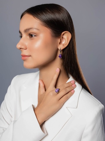 Купить оптом серьги из серебра с фианитами и чароитами 2340465052л от Krasnoe