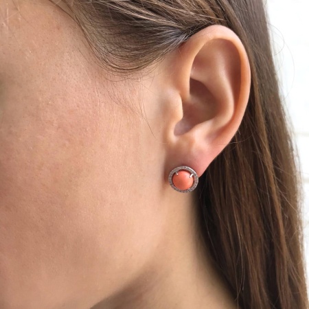 Купить оптом пусеты из серебра с кораллами и фианитами 2340282055 от Krasnoe