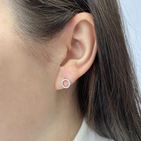 Купить оптом пусеты из серебра с фианитами 2340201928л от Krasnoe