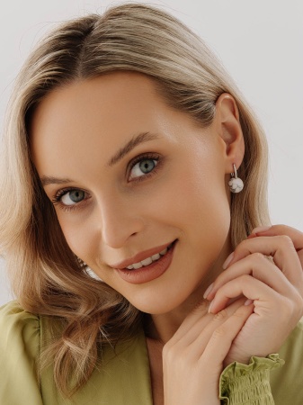 Купить оптом серьги из серебра с кахолонгами 2340К04318 от Krasnoe