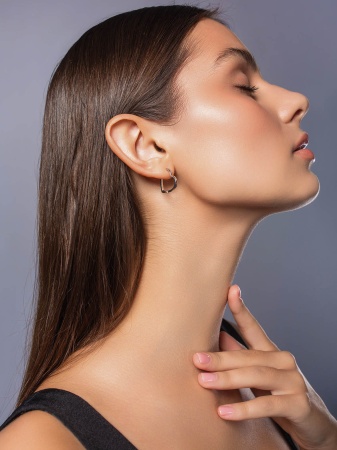 Купить оптом серьги из серебра без вставок 2340401893 от Krasnoe