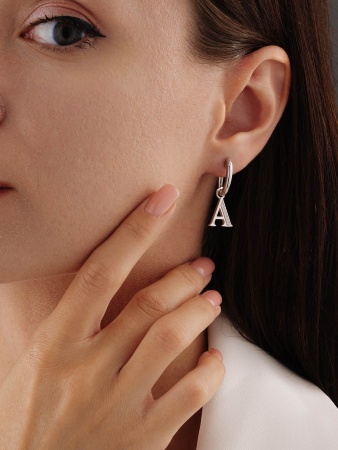 Купить оптом серьги из серебра с фианитами 2340205856л от Krasnoe