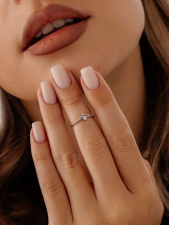 Купить оптом кольцо из серебра с фианитом 1340201739л от Krasnoe