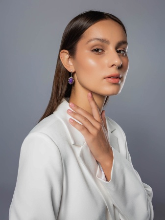 Купить оптом серьги из серебра с чароитами 2340465702 от Krasnoe