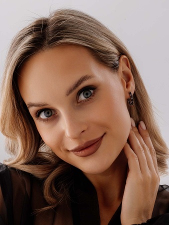 Купить оптом серьги из серебра с гранатами 2340151164 от Krasnoe