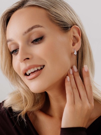 Купить оптом серьги из серебра с фианитами 2340200260 от Krasnoe