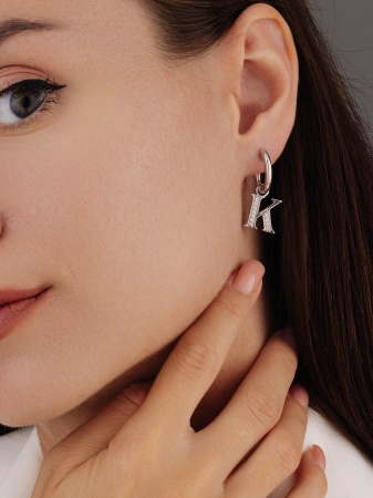 Купить оптом серьги из серебра с фианитами 2340205860л от Krasnoe