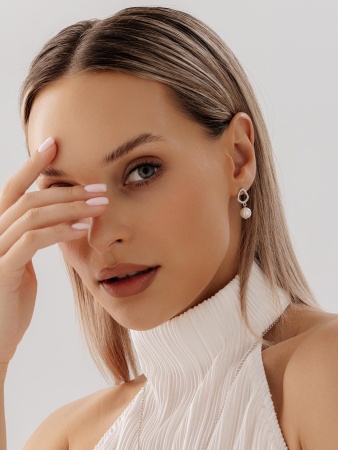 Купить оптом пусеты из серебра с жемчугами 2340245406 от Krasnoe