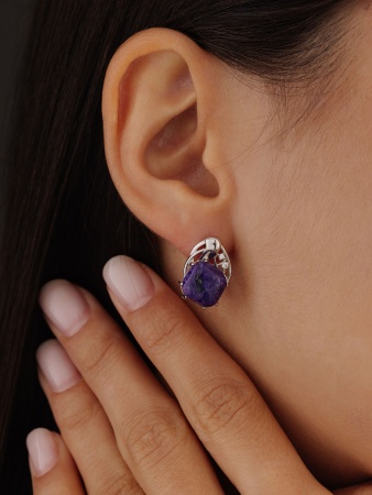 Купить оптом серьги из серебра с чароитами и фианитами 2340460984 от Krasnoe