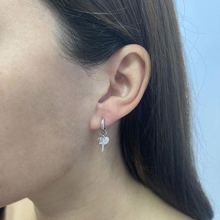 Купить оптом серьги из серебра с фианитами 2340204847л от Krasnoe