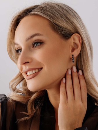 Купить оптом серьги из серебра с гранатами 2340151164 от Krasnoe