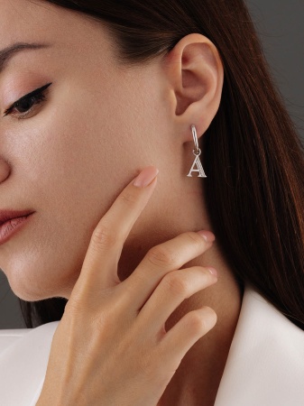 Купить оптом серьги из серебра с фианитами 2340205856л от Krasnoe