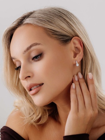 Купить оптом серьги из серебра с фианитами 2340200258 от Krasnoe