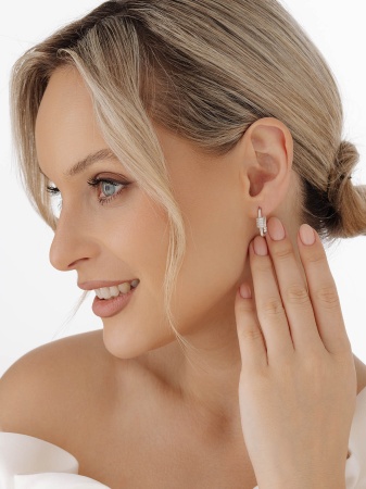 Купить оптом серьги из серебра с фианитами 2340205409л от Krasnoe