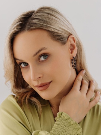 Купить оптом серьги из серебра с гранатами 2340151183 от Krasnoe