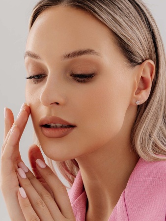 Купить оптом пусеты из серебра с фианитами 2340205273л от Krasnoe