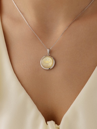 Купить оптом подвеска из серебра с перламутром и фианитами 3340490398л-4 от Krasnoe