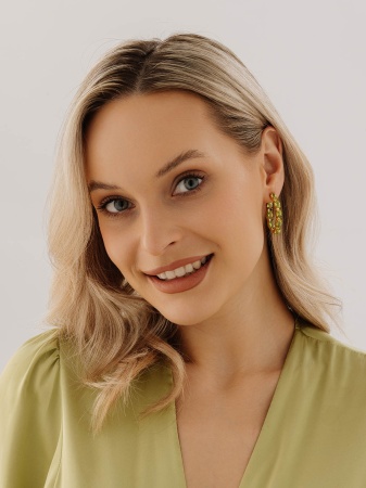 Купить оптом серьги из серебра с хризолитами 2318131183 от Krasnoe