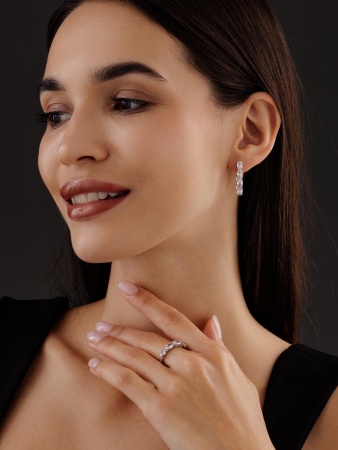 Купить оптом серьги из серебра с фианитами 2340201182 от Krasnoe