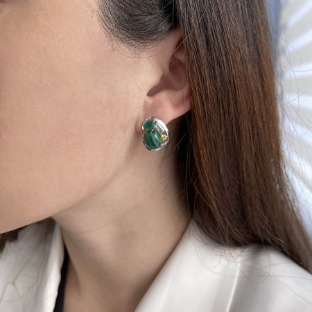 Купить оптом серьги из серебра с агатами, малахитами и фианитами 2340381168-1 от Krasnoe