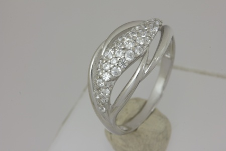 Купить оптом кольцо из серебра с фианитом 3207002490л от Krasnoe