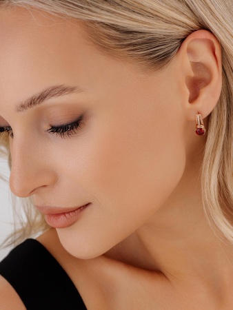 Купить оптом серьги из серебра с гранатами и фианитами 2320820995 от Krasnoe