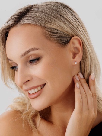 Купить оптом пусеты из серебра с топазами П340070140 от Krasnoe