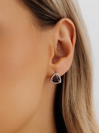 Купить оптом серьги из серебра с гранатами 2340155541 от Krasnoe