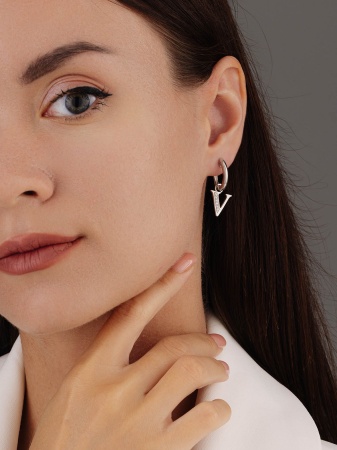 Купить оптом серьги из серебра с фианитами 2340205862л от Krasnoe