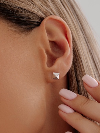 Купить оптом пусеты из серебра с фианитами 2340200544 от Krasnoe