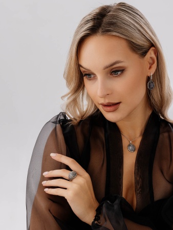 Купить оптом серьги из серебра с лабрадоритами 2310Л05173-1 от Krasnoe