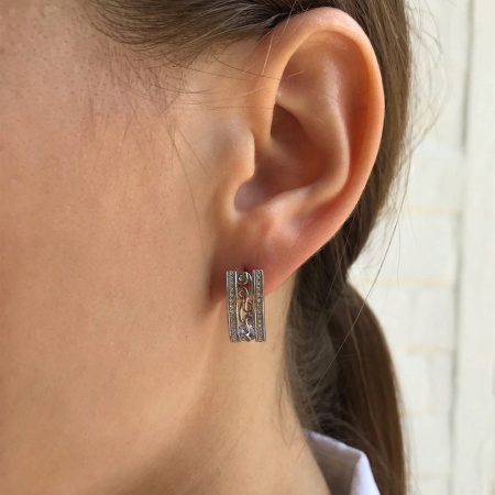 Купить оптом серьги из серебра с фианитами 2340201361л от Krasnoe