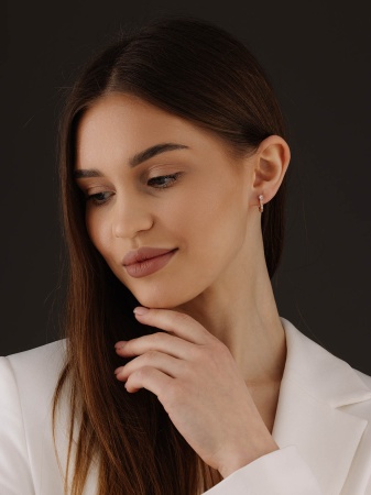 Купить оптом серьги из серебра с фианитами 2320200206 от Krasnoe