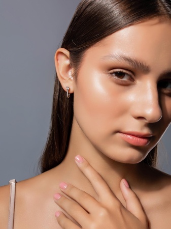 Купить оптом серьги из серебра с фианитами 2340200215 от Krasnoe