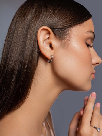 Купить оптом серьги из серебра с фианитами 2340200215 от Krasnoe