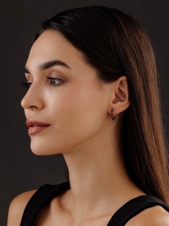 Купить оптом серьги из серебра с гранатами 2320151319 от Krasnoe