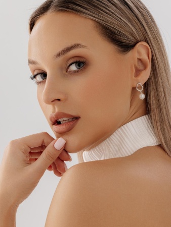 Купить оптом пусеты из серебра с жемчугами 2340245406 от Krasnoe