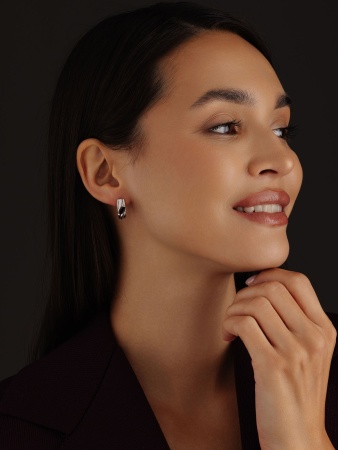 Купить оптом серьги из серебра с гранатами 2340151673 от Krasnoe