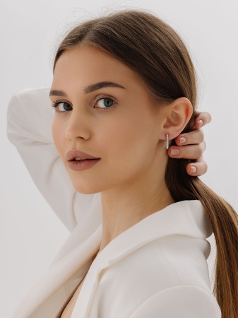 Купить оптом серьги из серебра с фианитами 2340205876л от Krasnoe