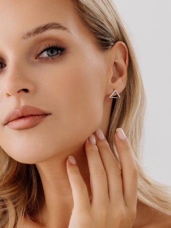 Купить оптом пусеты из серебра с фианитами 2340205461л от Krasnoe