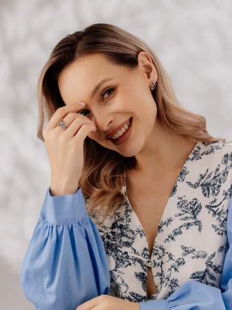 Купить оптом серьги из серебра с гранатами 2317152128 от Krasnoe