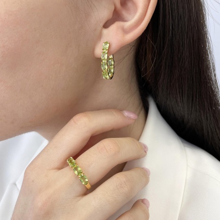 Купить оптом серьги из серебра с хризолитами 2318131182 от Krasnoe