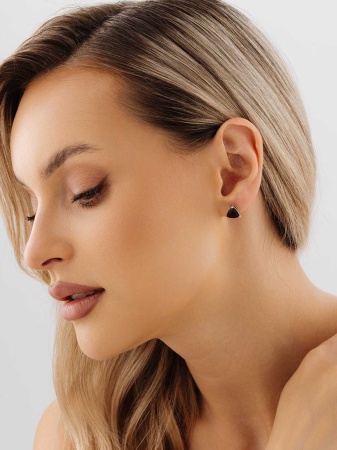 Купить оптом пусеты из серебра с гранатами 2340155536 от Krasnoe