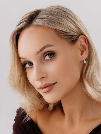 Купить оптом серьги из серебра с фианитами 2340200258 от Krasnoe