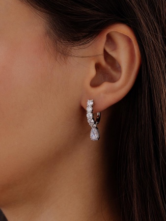 Купить оптом серьги из серебра с фианитами 2340201314 от Krasnoe