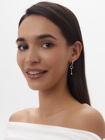 Купить оптом серьга из серебра с фианитами 2340205279л от Krasnoe